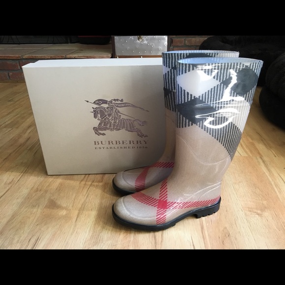 100% Authentic Burberry Rainboots - Picture 1 of 3